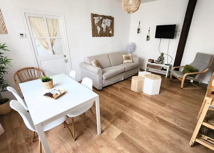 Bambou Zen - 5 Couchages - Vieux Appartement *